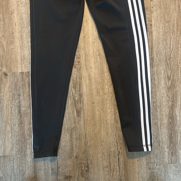 AIDDAS LEGGINGS SIZE(L) - Picture 6 of 7